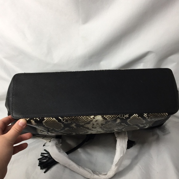 Talbots Top Zip Leather Snakeskin Tote Purse with Shoulder Straps NEW With Tags - Picture 15 of 15